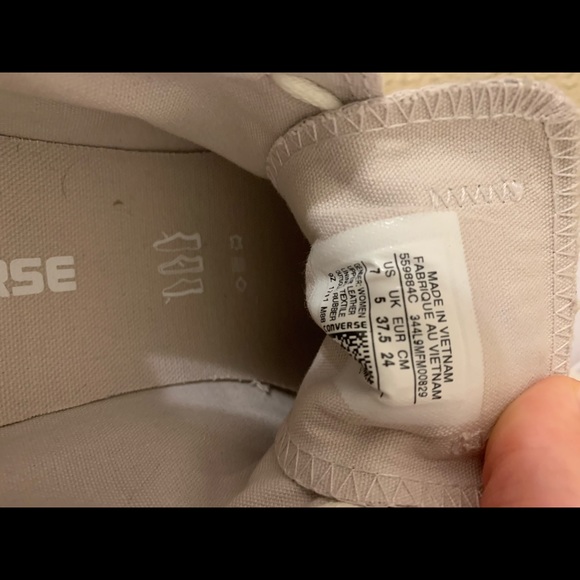 TAN CONVERSE SNEAKERS SIZE 7 - Picture 3 of 6